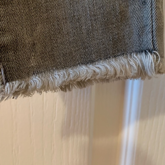 Grey distressed Old Navy Rockstar Jeans - Picture 10 of 10